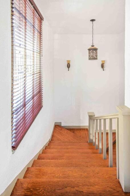 The Spanish Hideaway Los Angeles Exterior photo